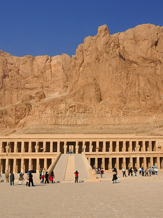 Eingang zu Tempel der Hatschepsut Fotos
